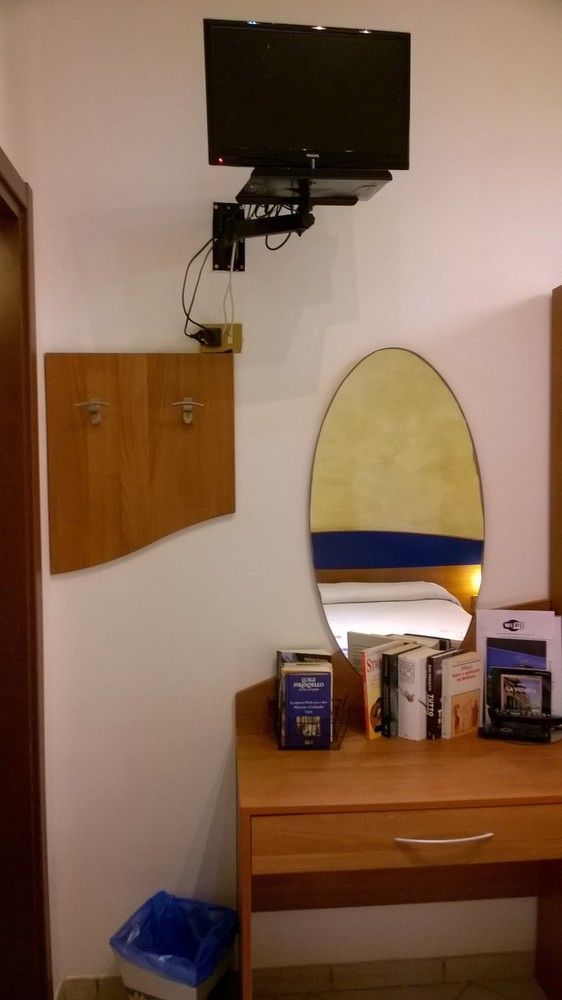 Hotel La Villetta Fiumicino Bagian luar foto