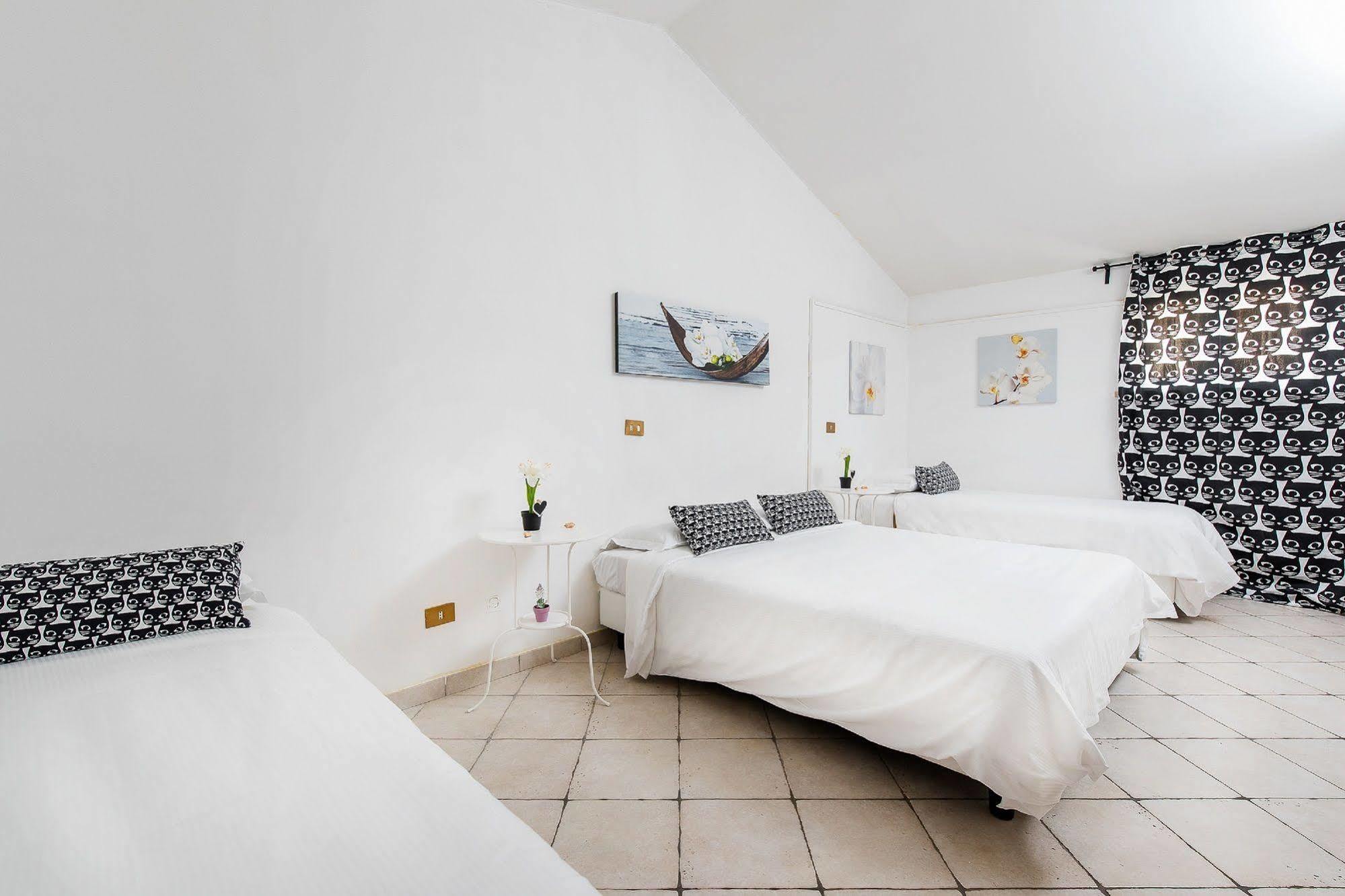 Hotel La Villetta Fiumicino Bagian luar foto