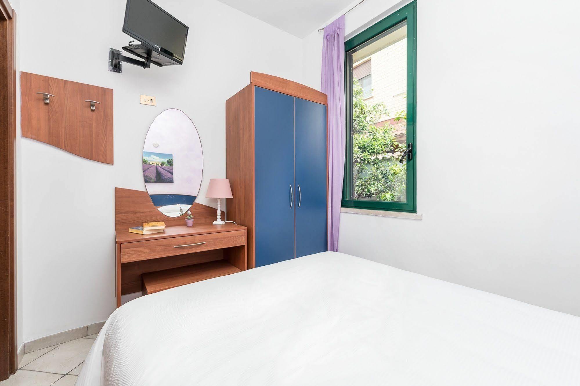 Hotel La Villetta Fiumicino Bagian luar foto