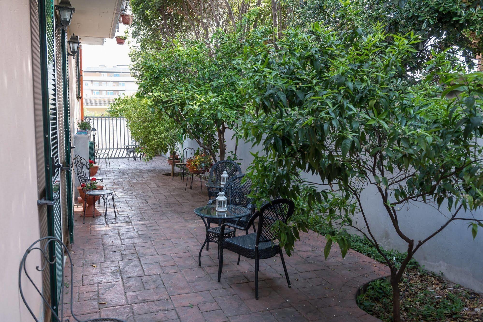 Hotel La Villetta Fiumicino Bagian luar foto